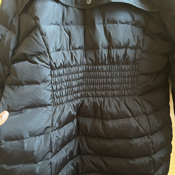 Michael kors puffer coat button and zip. Extra pockets. - Picture 5 of 5